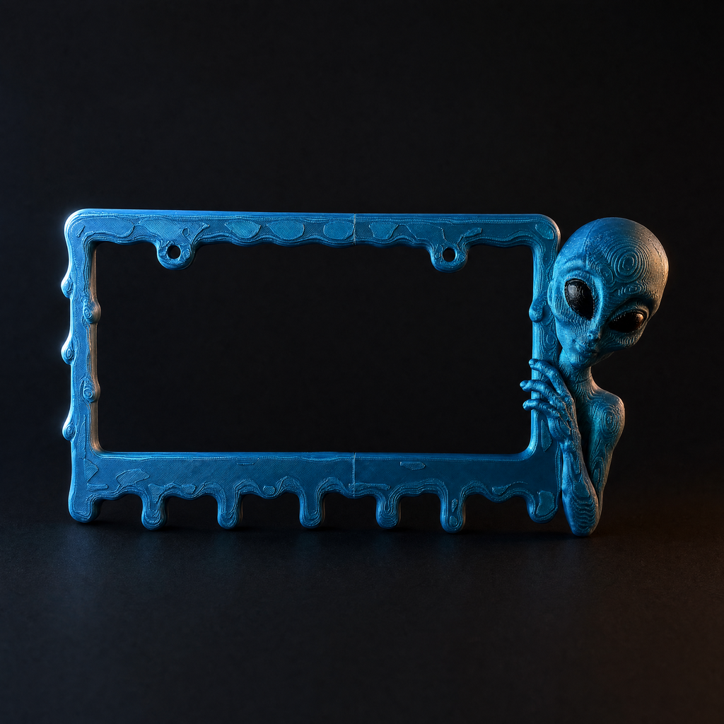 Deep Signal alien frame on a charcoal background with rim lighting